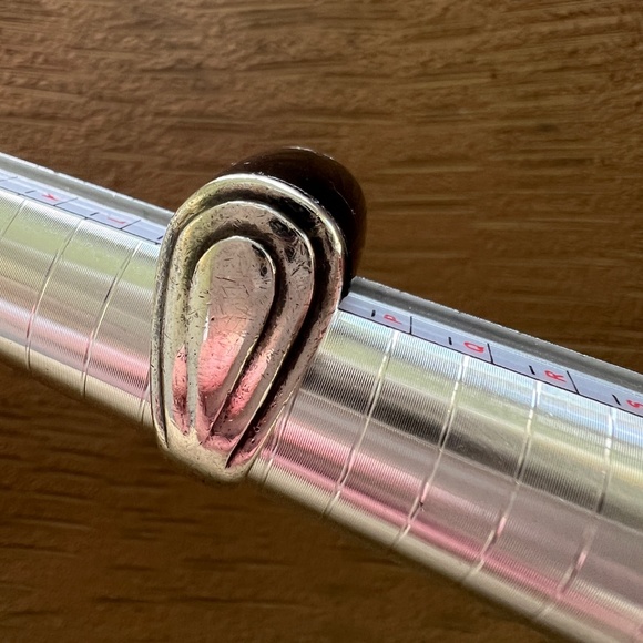 Vintage 1980s Sterling Silver & Onyx Ring Bold Design - Statement Ring Size 7 - Picture 2 of 13